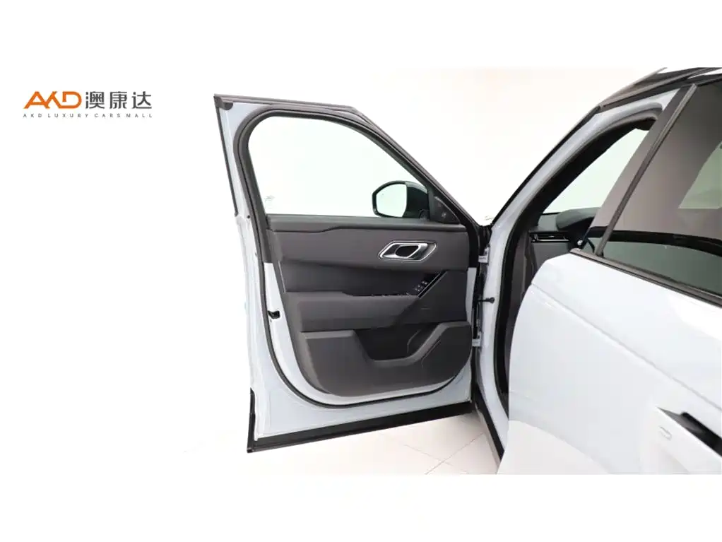 Land Rover Range Rover Velar 2024 Dynamic SE фото 10