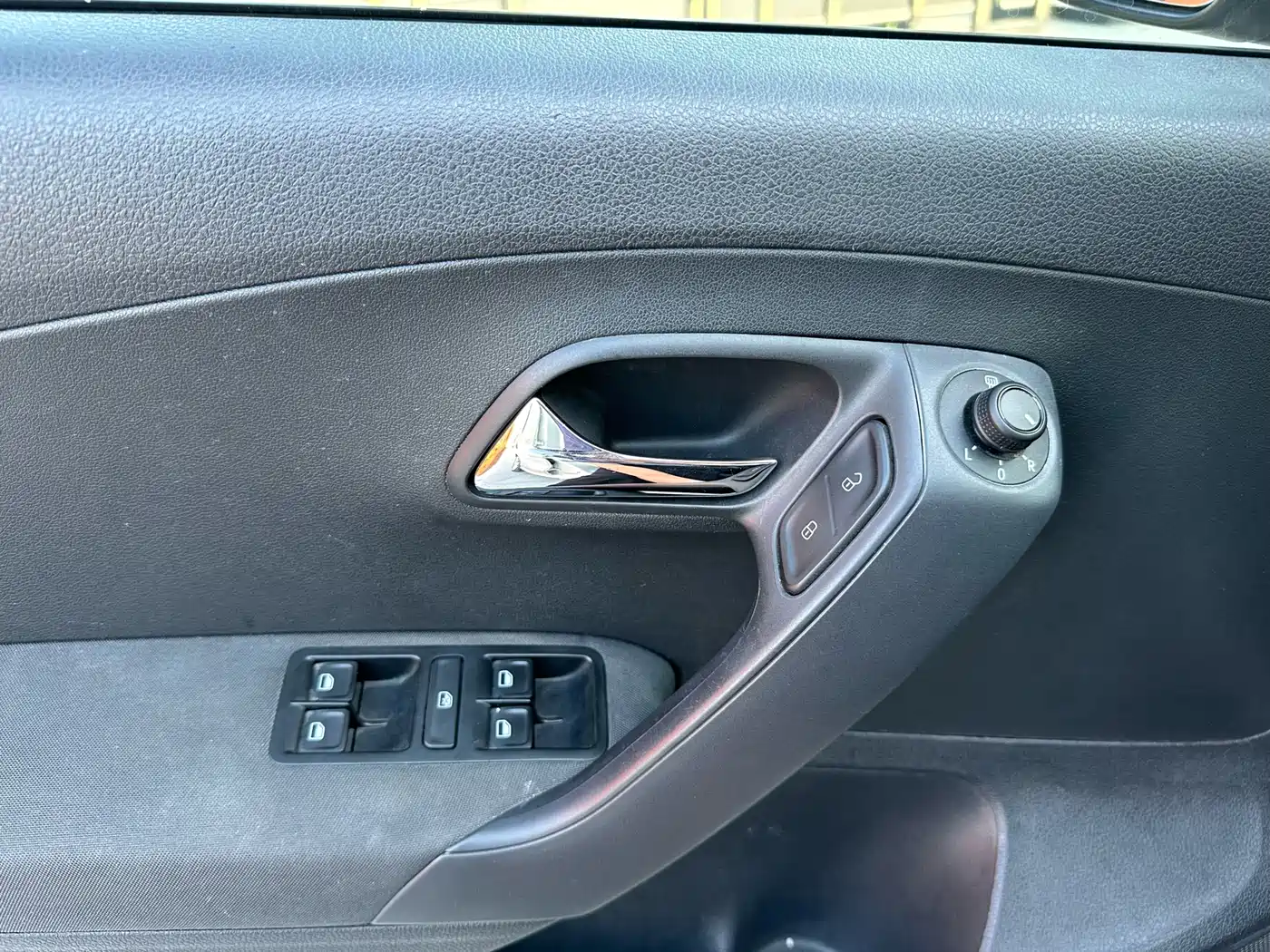 Volkswagen Polo 2016 1.6L Automatic Comfort фото 12