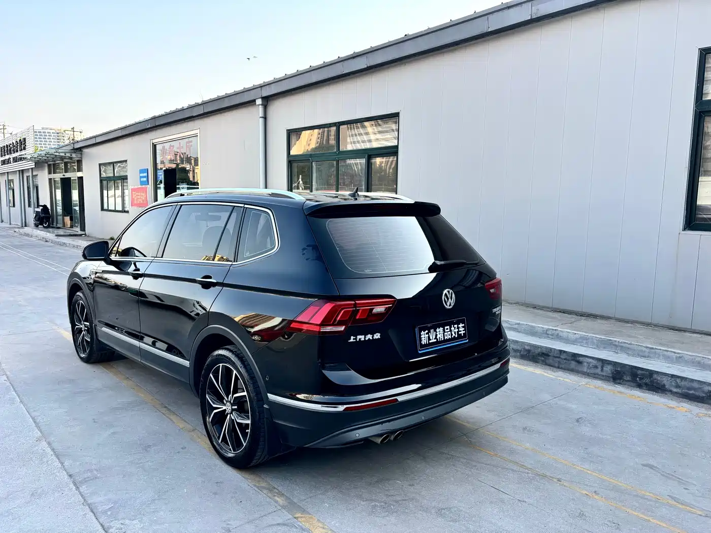 Volkswagen Tiguan L 2019 330TSI Automatic 2WD Smart Luxury Edition China VI фото 5