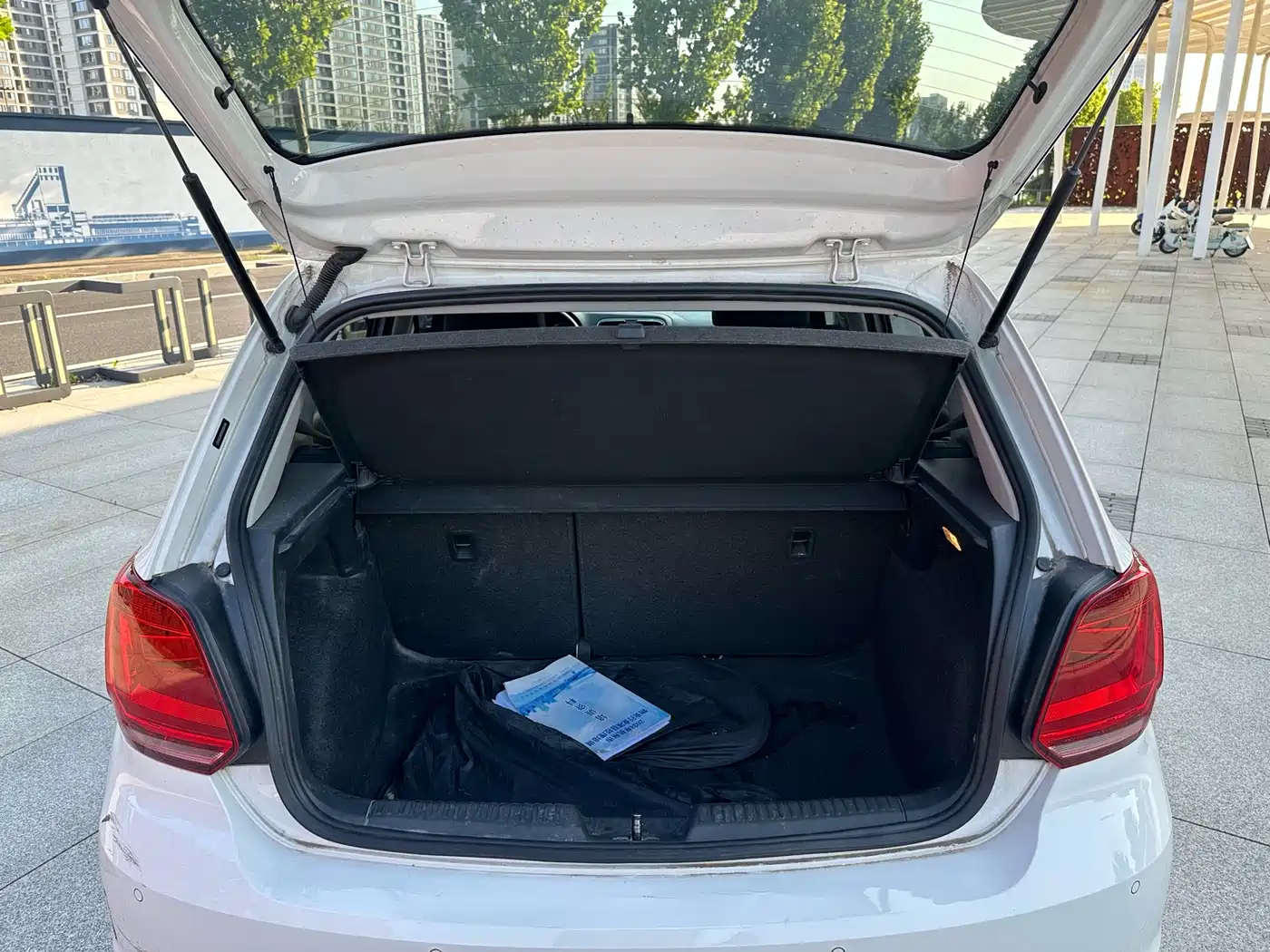 Volkswagen Polo 2016 1.6L Automatic Comfort фото 14