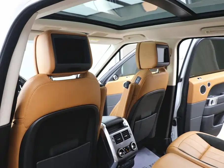 Land Rover Range Rover Sport 2021 3.0 L6 Gloss Black Edition фото 22