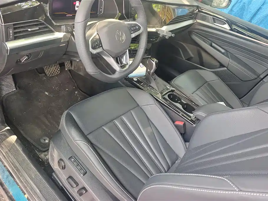 Volkswagen Passat 2025 Outstanding 330TSI Starlight Elite Edition фото 9