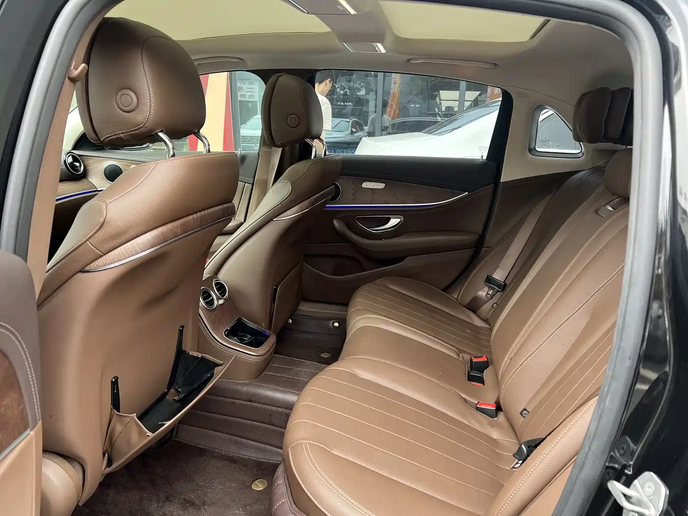 Mercedes-Benz E-Class New Energy 2022 Facelift II E 350 e L Plug-in Hybrid Sedan фото 6