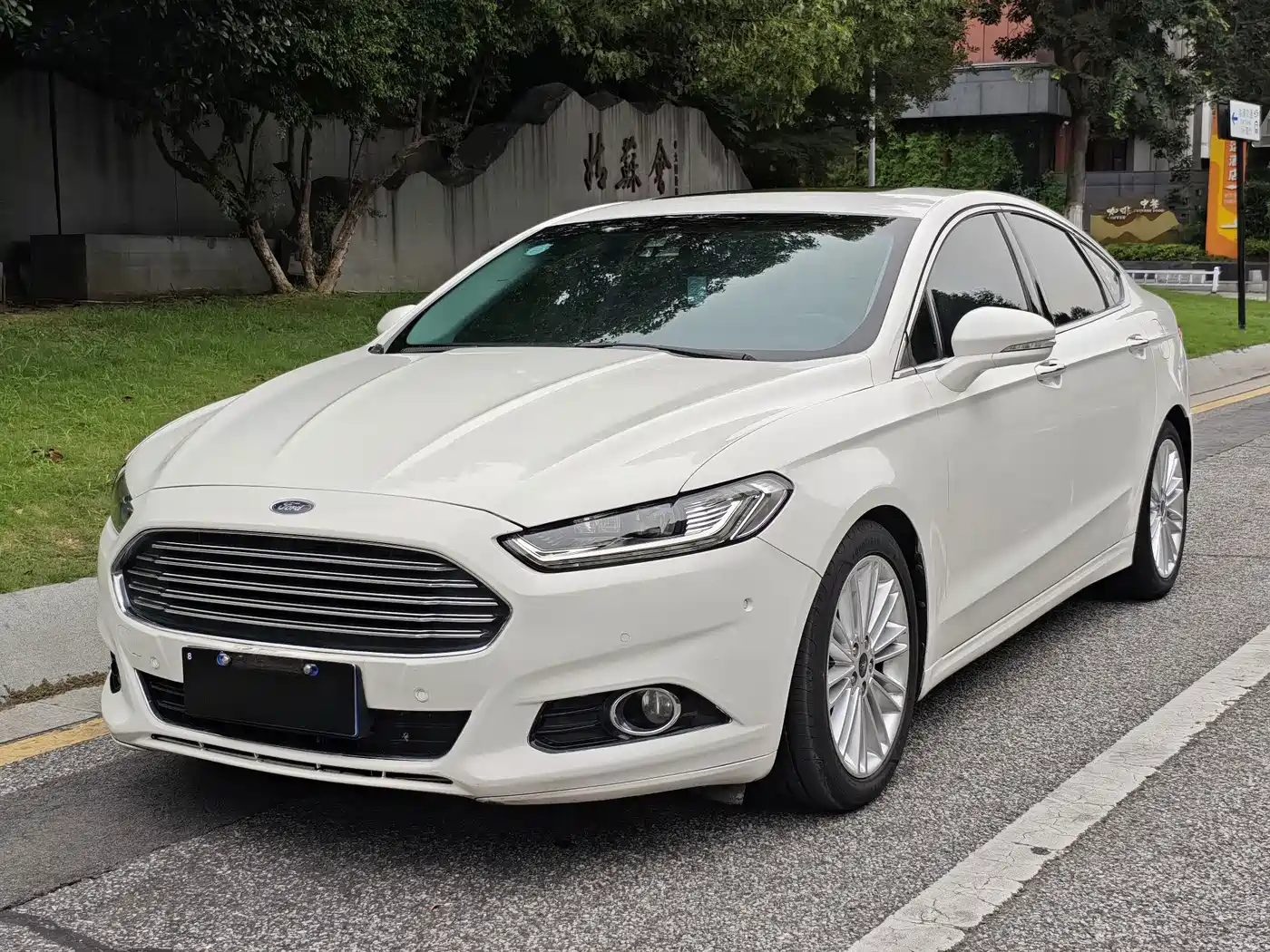 Фото 1 - Ford Mondeo