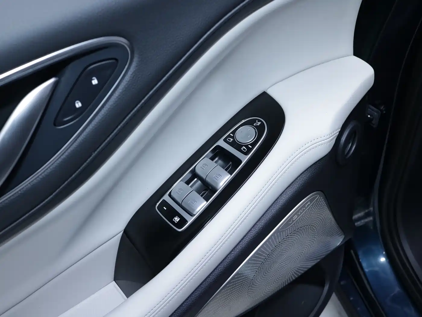 Voyah Auto Voyah Dreamer 2025 PHEV AWD Flagship Kunpeng Edition фото 7