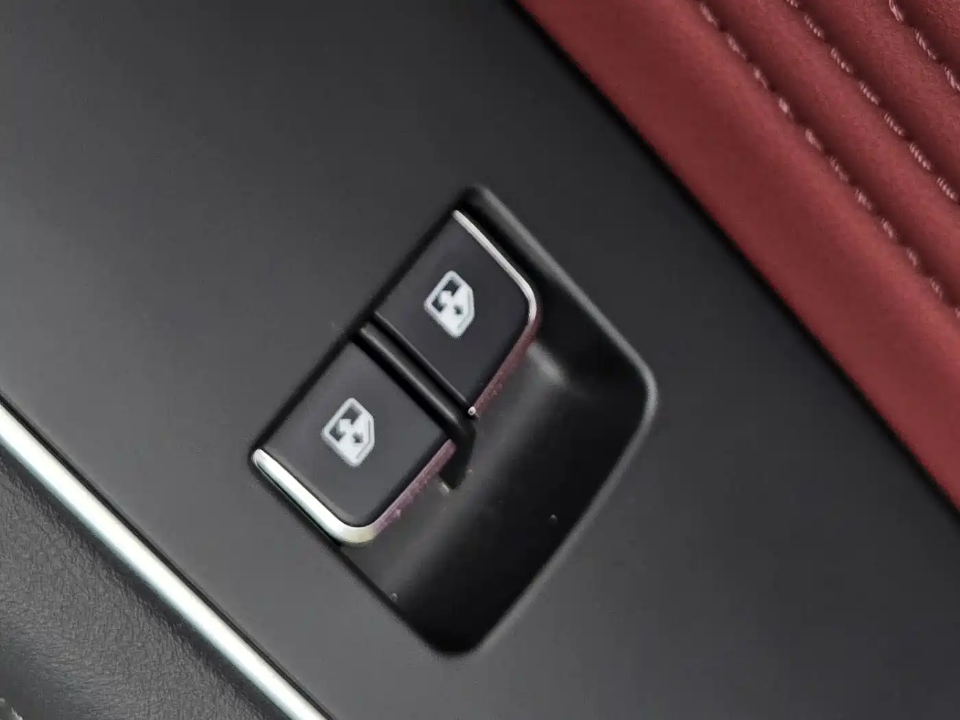 Hongqi HS5 2023 2.0T 4WD Flag Leader Pro фото 16