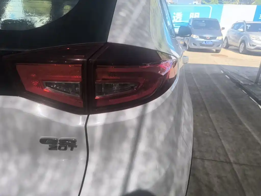 Фото 8 - MG Roewe RX5