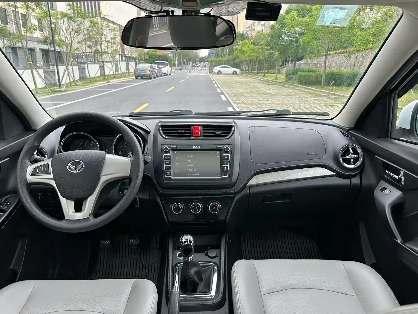 BAIC Huansu S3 2017 2017 1.5L Manual Luxury