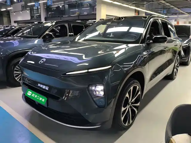 NIO ES8 2024