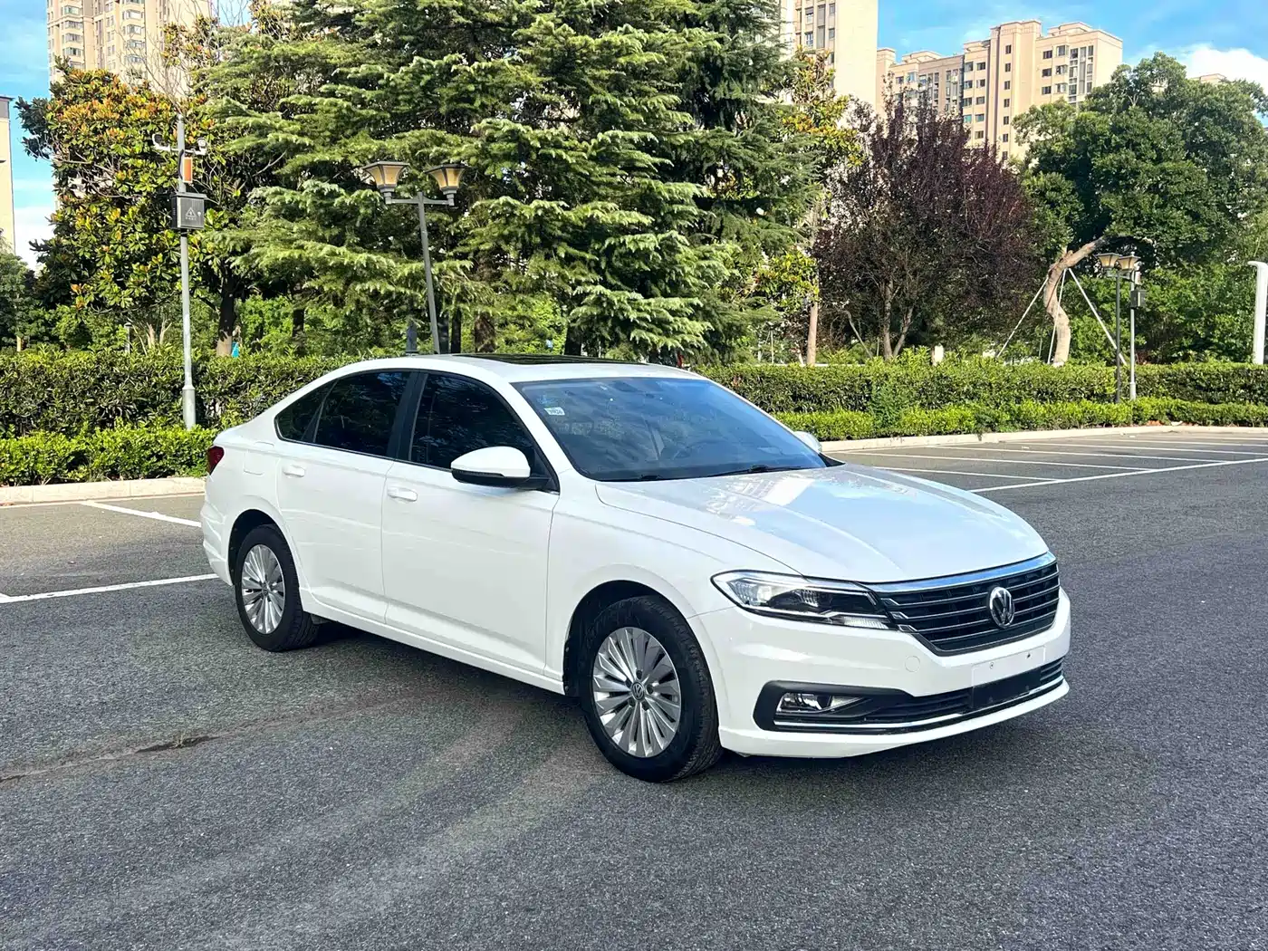 Volkswagen Lavida 2019 1.5L Automatic Comfort Edition China VI фото 2