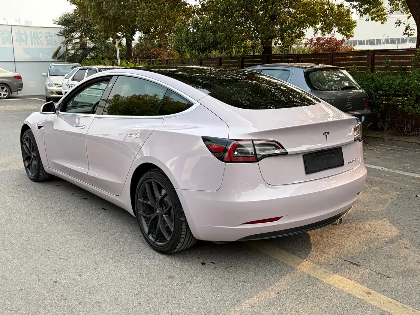 TESLA MODEL 3