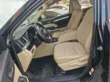 Photo 15 - Toyota Highlander