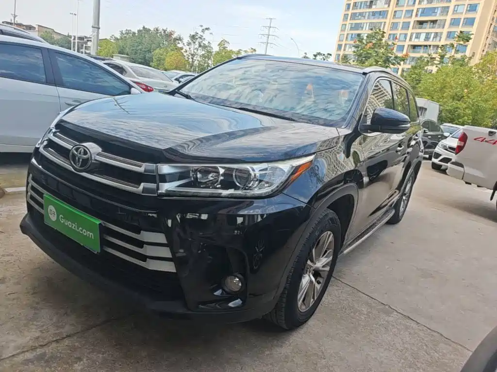 Photo 1 - Toyota Highlander