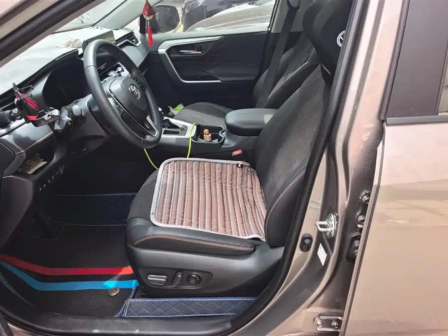 Toyota RAV4 Rongfang 2024 2.0L CVT FWD Style Plus Edition фото 9