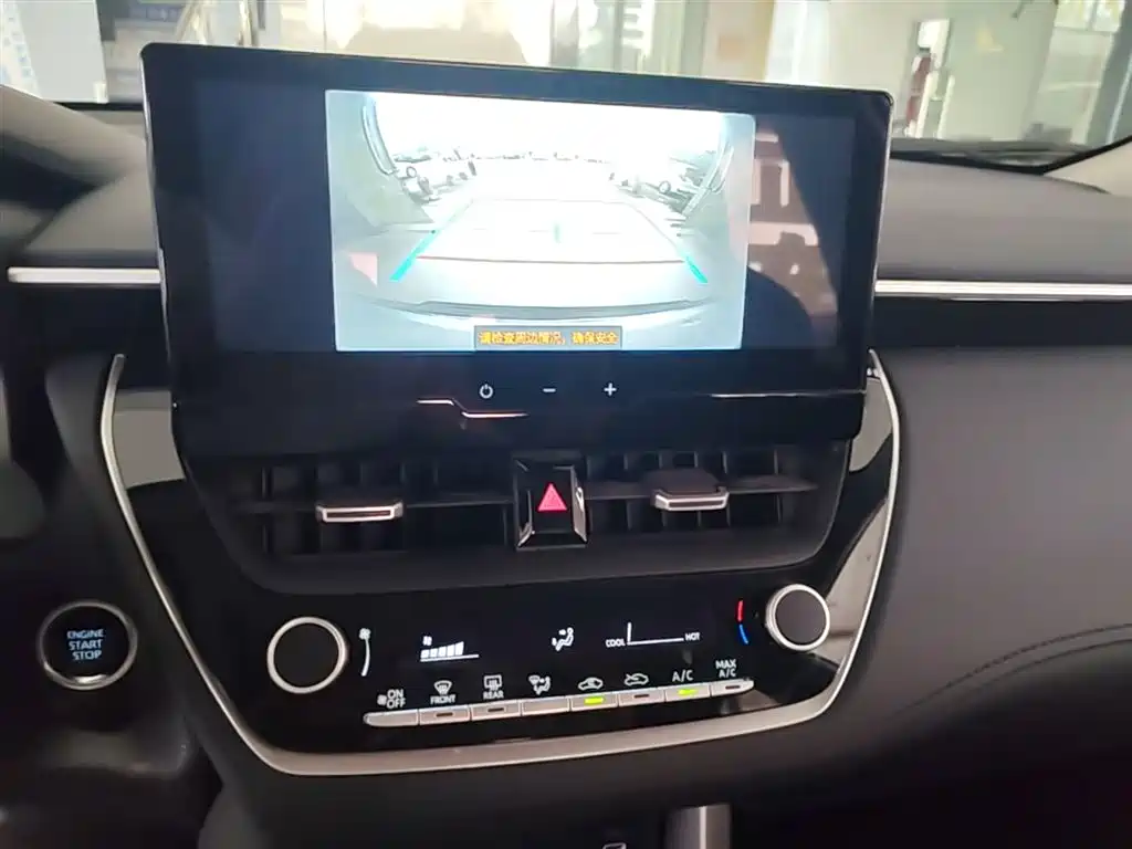 Toyota Frontlander 2023 2.0L CVT Luxury Edition фото 9