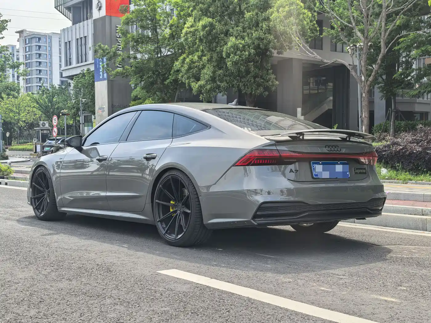 Audi A7 2023 Model 45 TFSI Premium Selection Edition фото 9