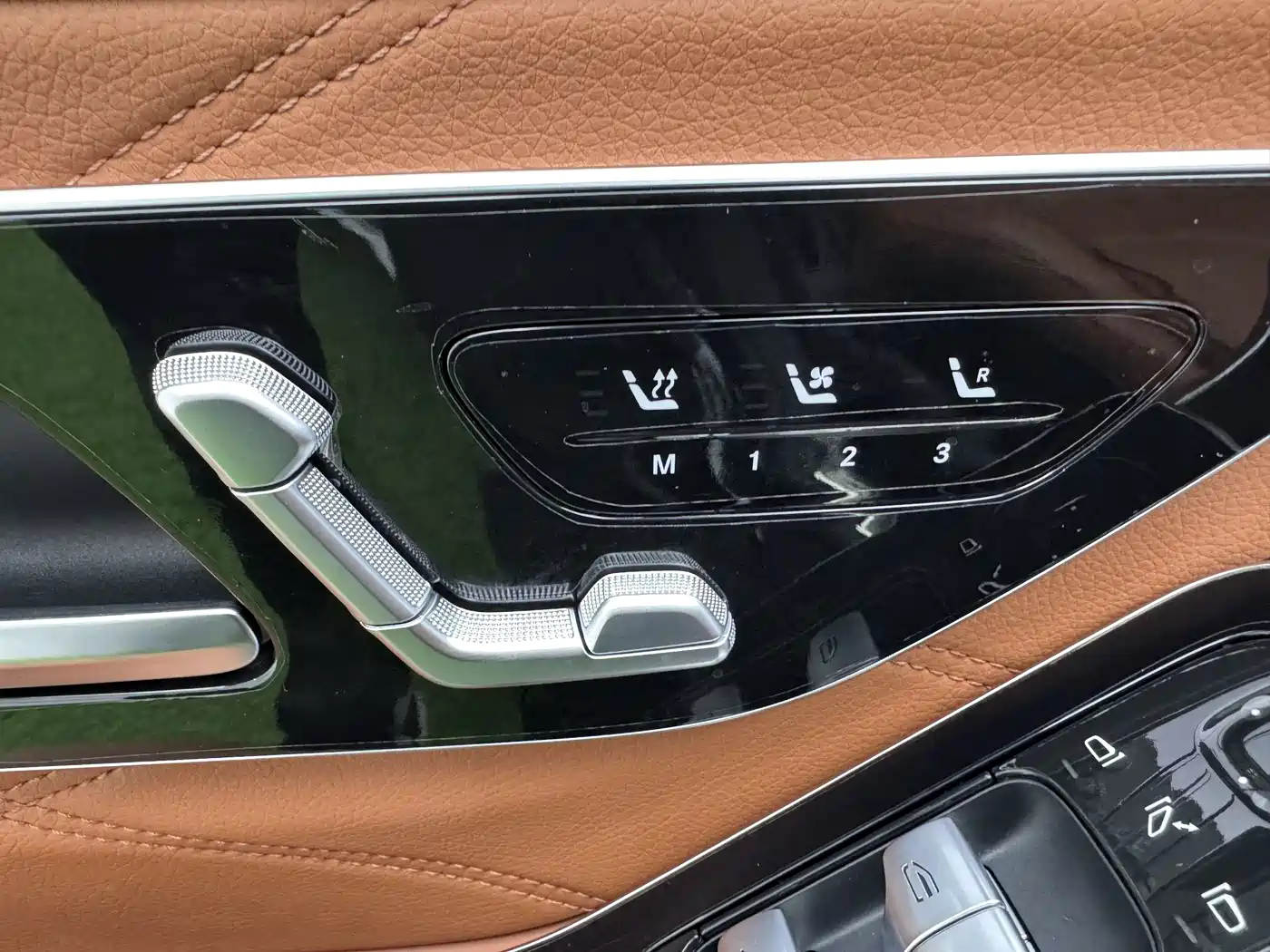 Mercedes-Benz Maybach S-Class 2024 S 480 4MATIC фото 12