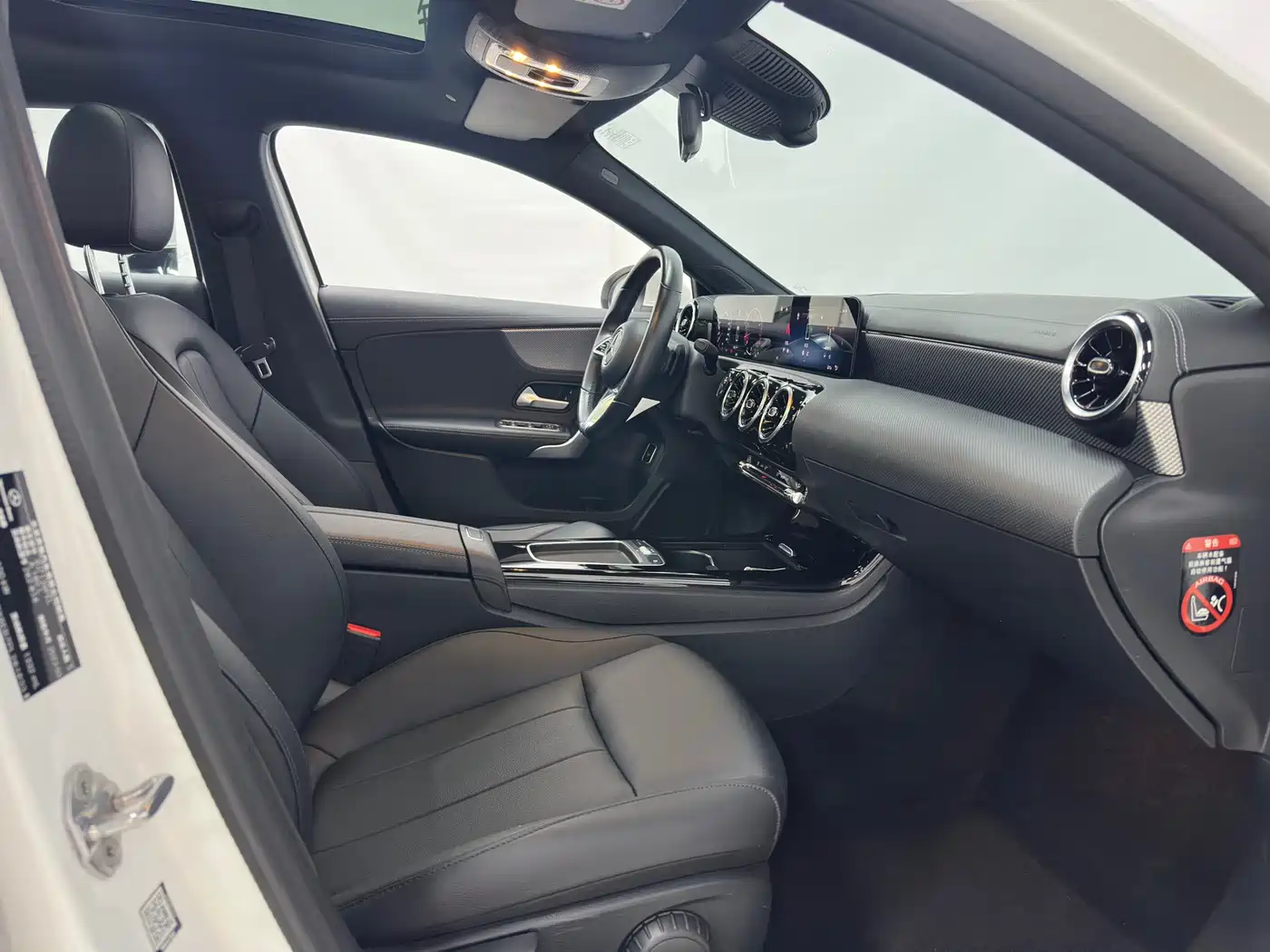 Mercedes-Benz A-Class 2023 A 180 L фото 11