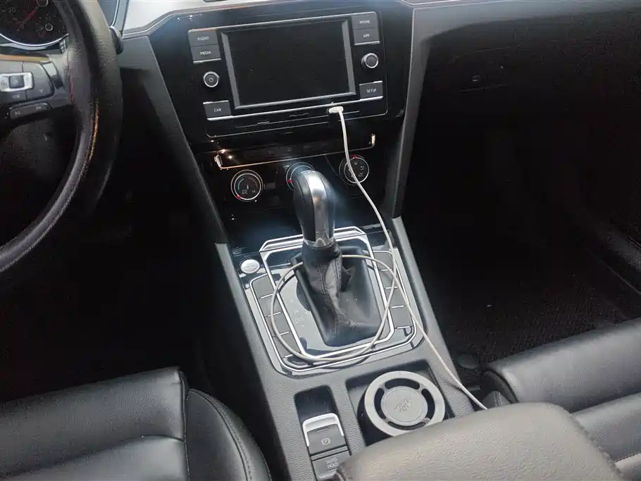 Volkswagen Magotan 2019 330TSI DSG Leading China V фото 16