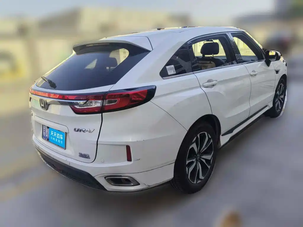 Фото 2 - Honda UR-V