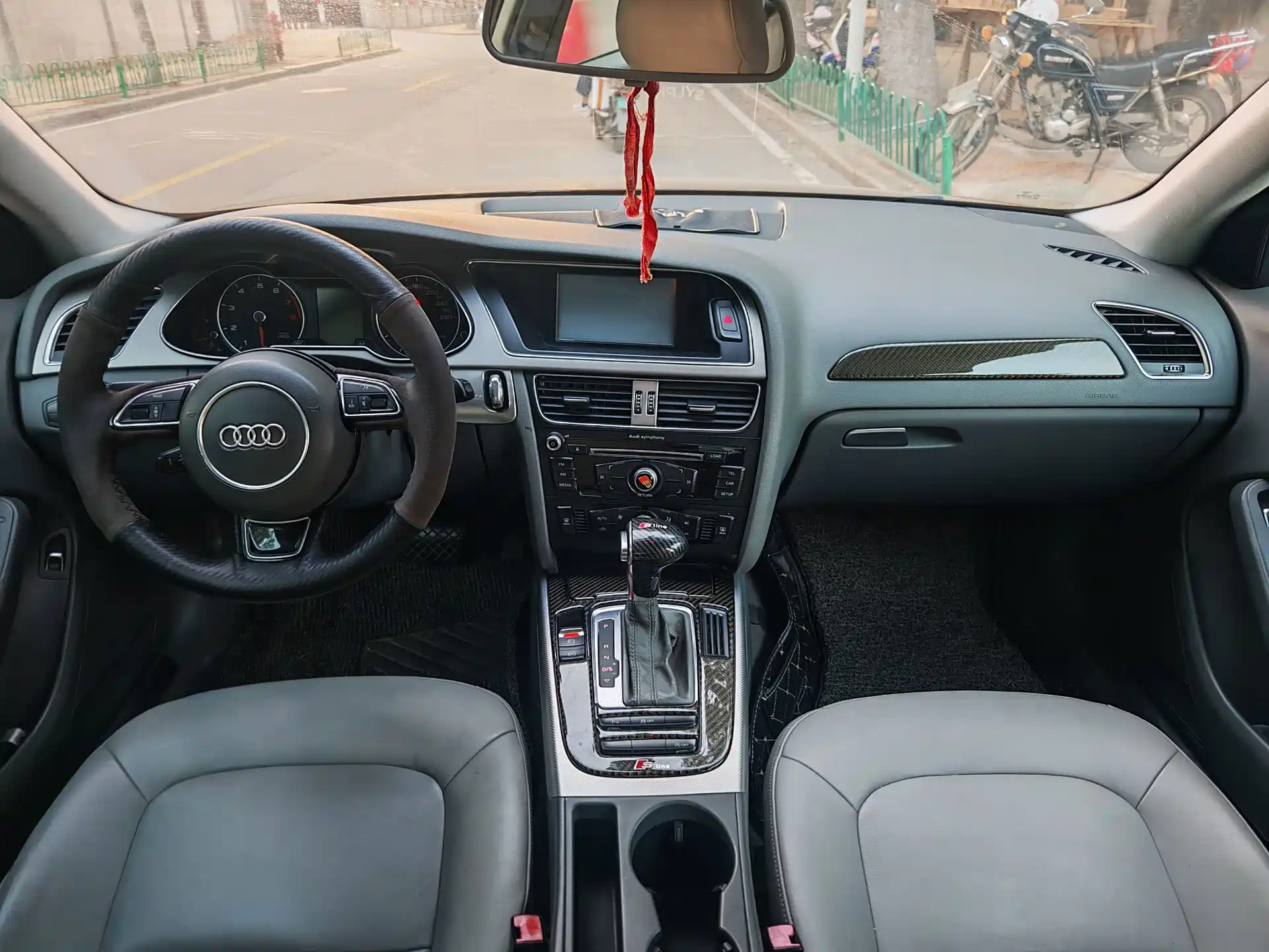 Photo 9 - Audi A4L