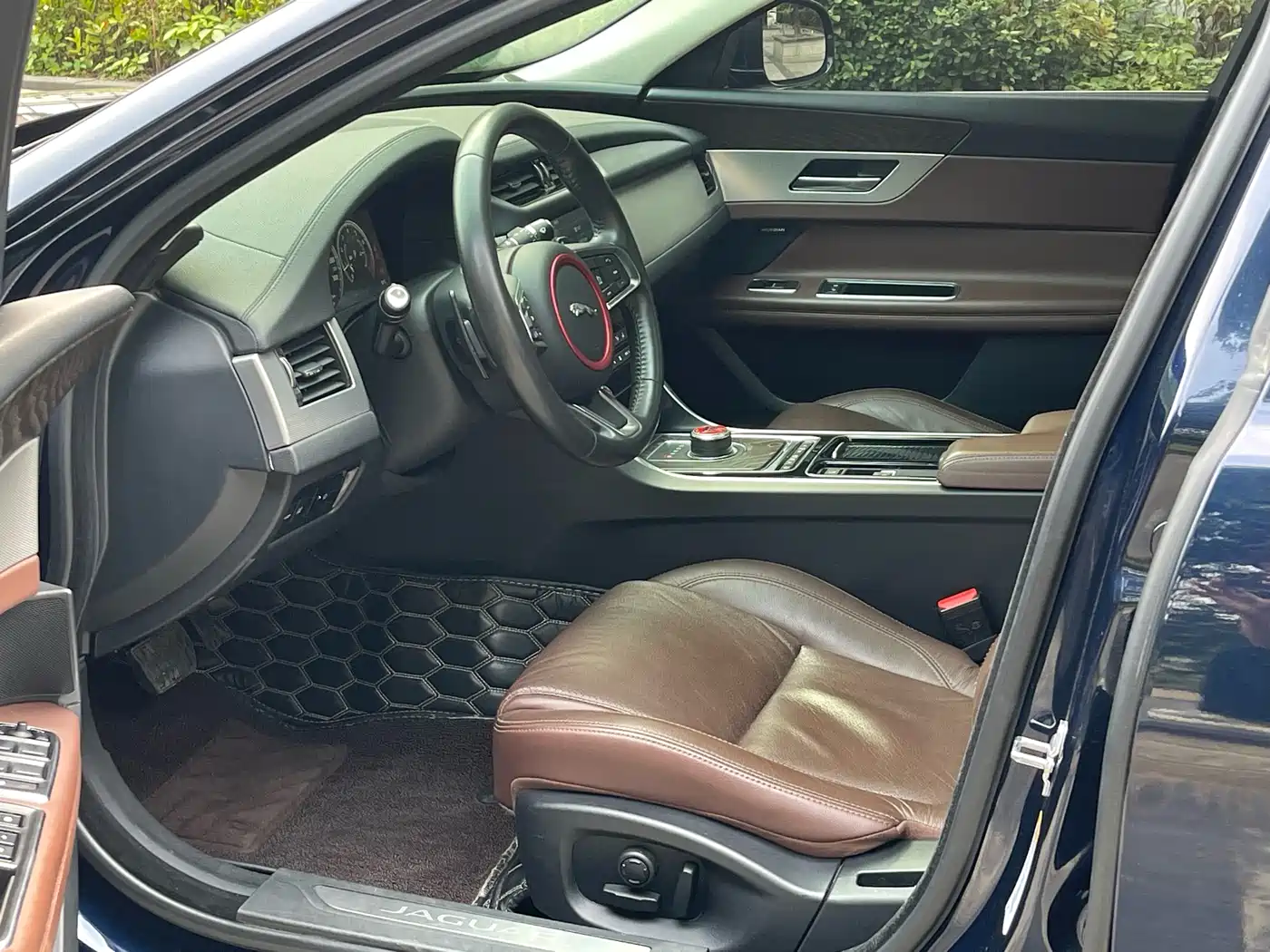 Jaguar XFL 2020 XFL 2.0T P250 4WD Premium Edition фото 8