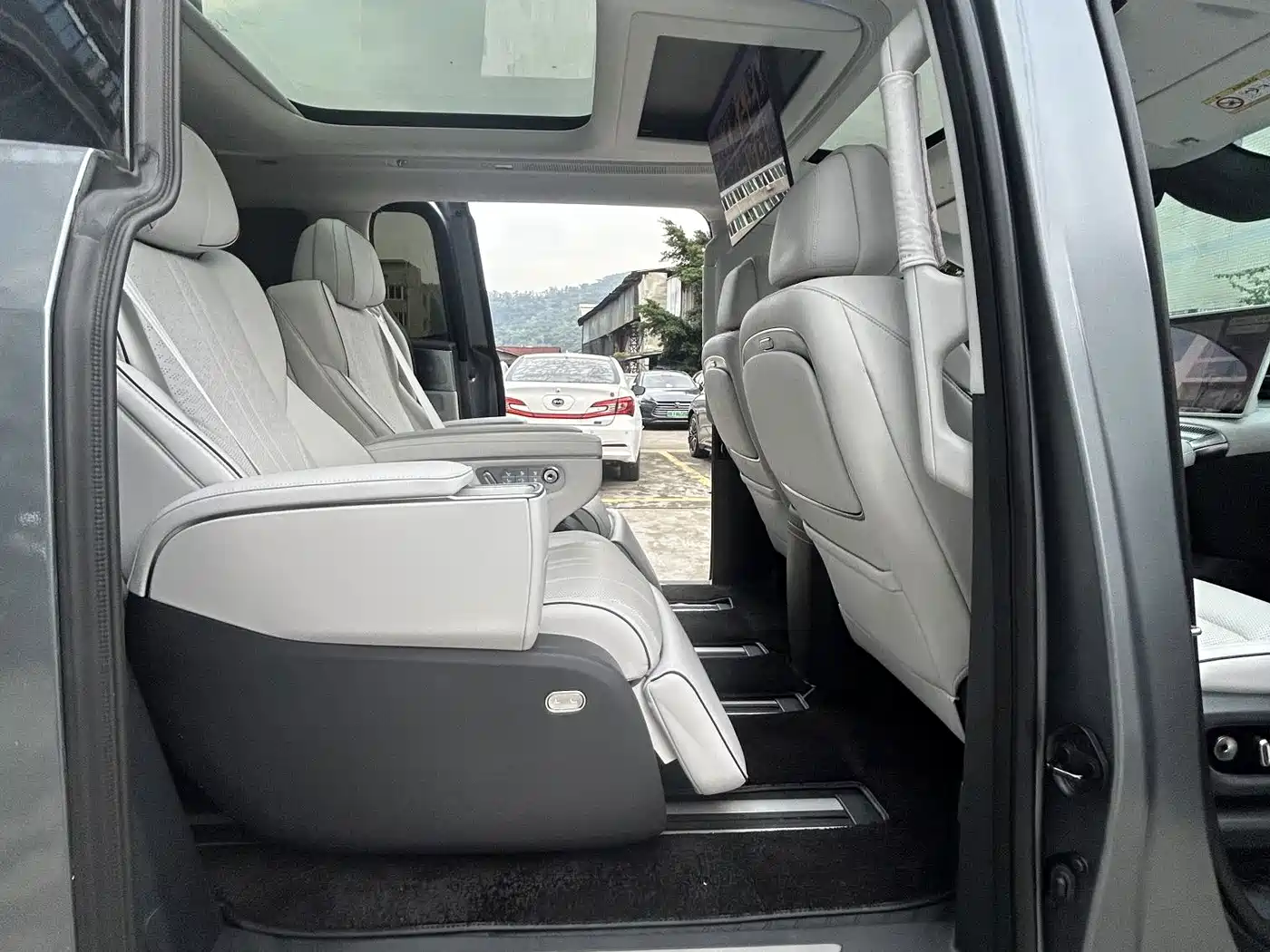 XPeng X9 2026 2025 Extended Range Edition