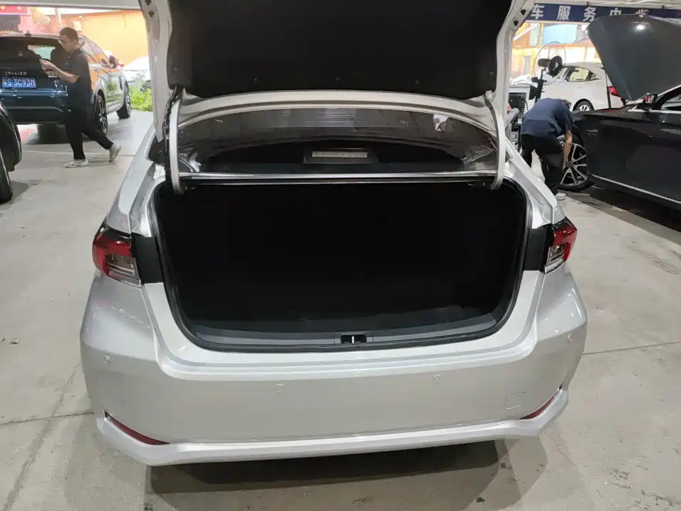 Toyota Corolla 2021 1.2T S-CVT Elite PLUS Edition фото 9