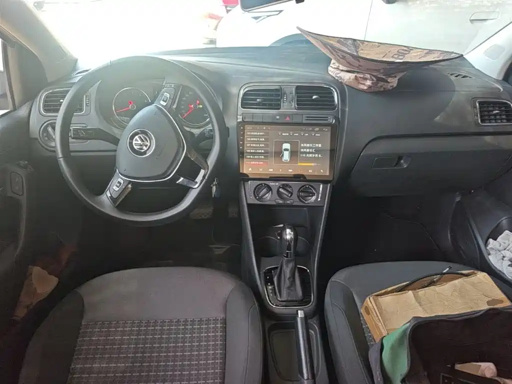 Volkswagen Polo 2016 1.6L Automatic Comfort фото 10