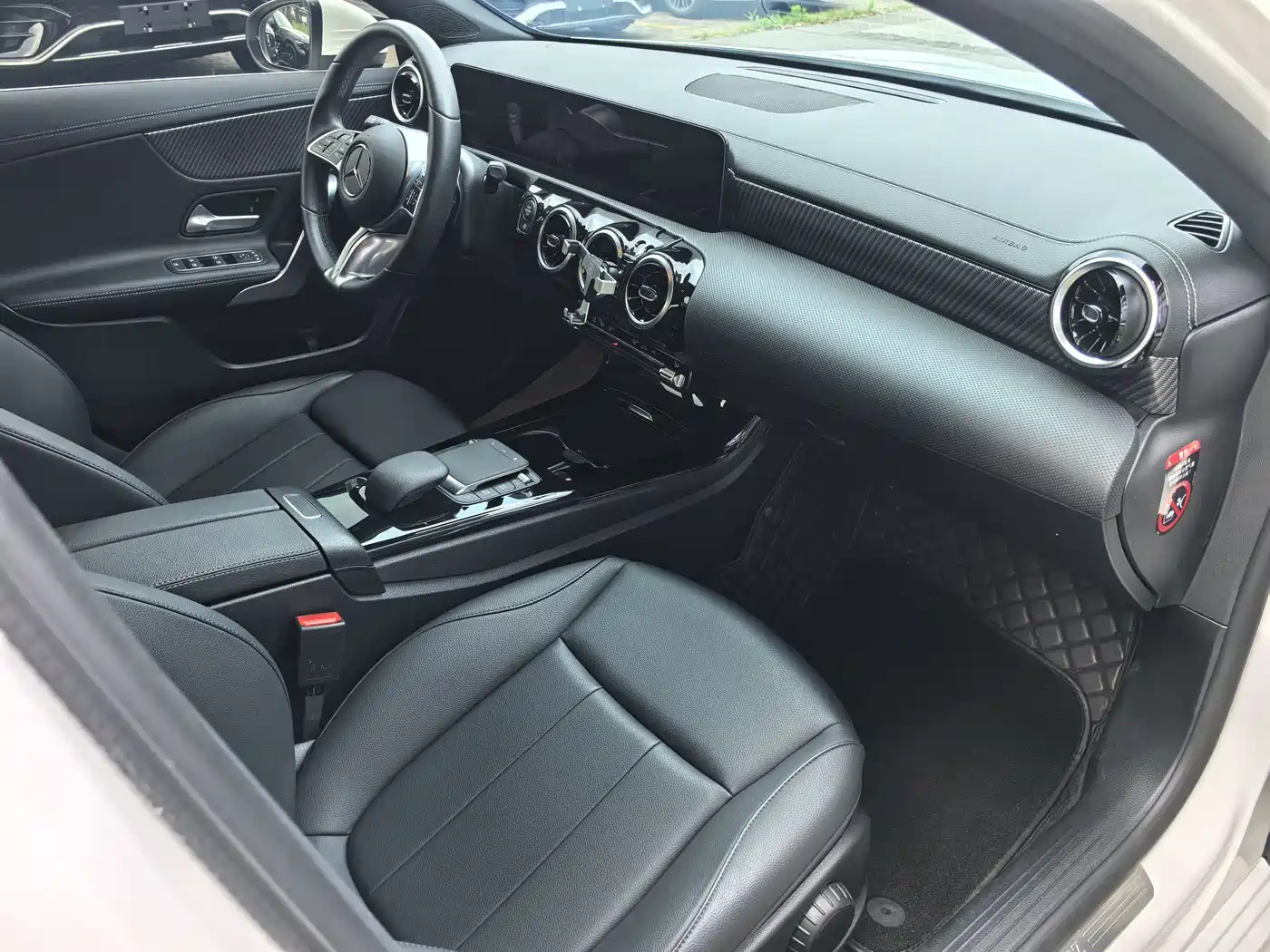 Mercedes-Benz A-Class 2023 A 200 L Dynamic фото 11