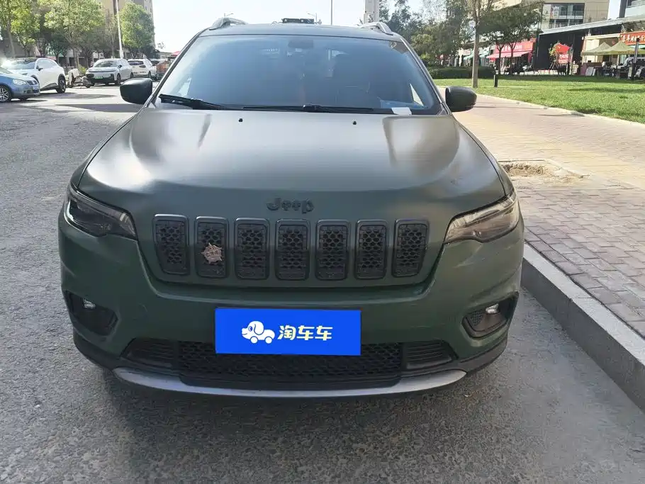 Фото 2 - Jeep Cherokee