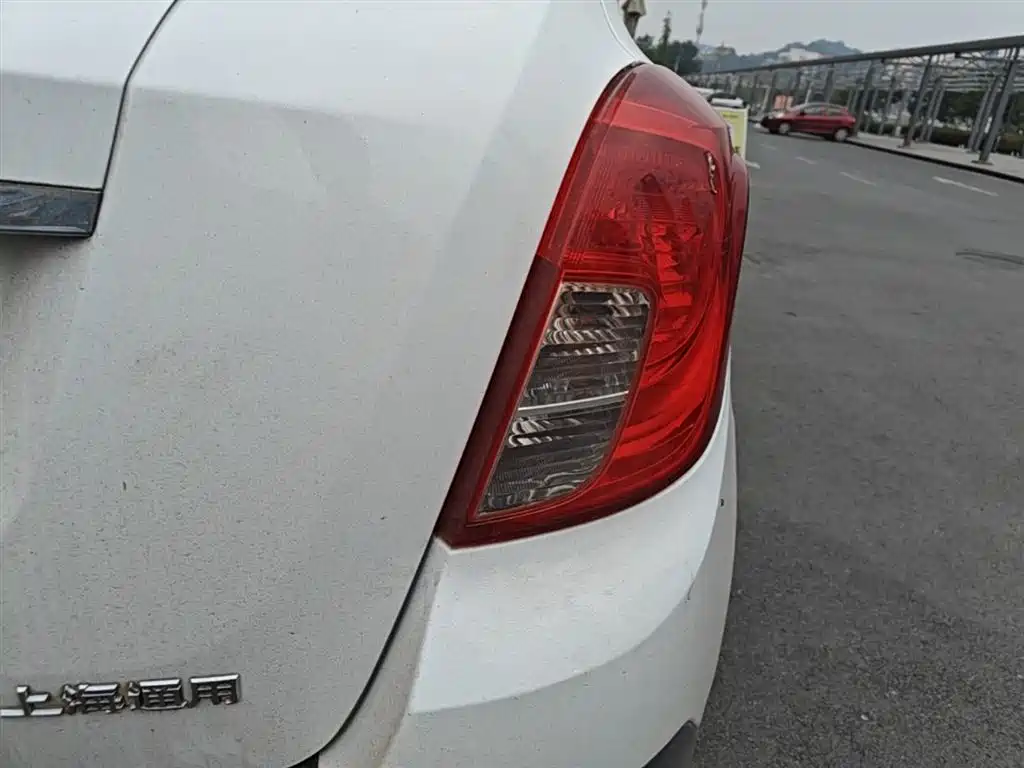 Buick Encore 2015 1.4T Automatic 2WD Urban Elite фото 8