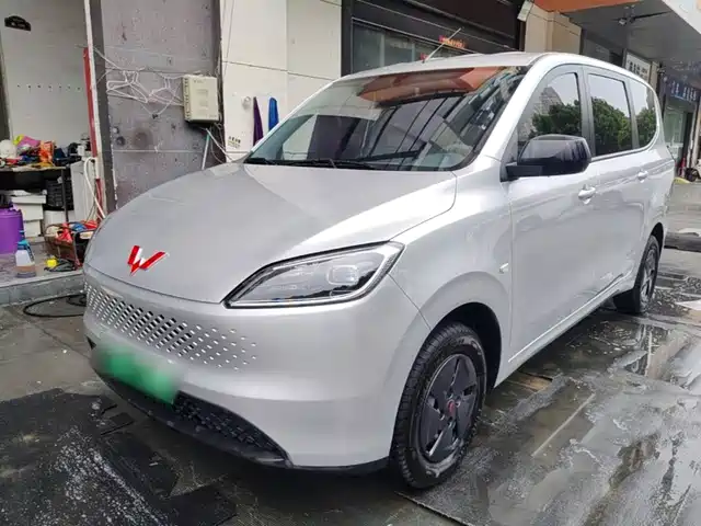 Wuling Hongguang Последовательный гибрид, 50KM, Комфорт