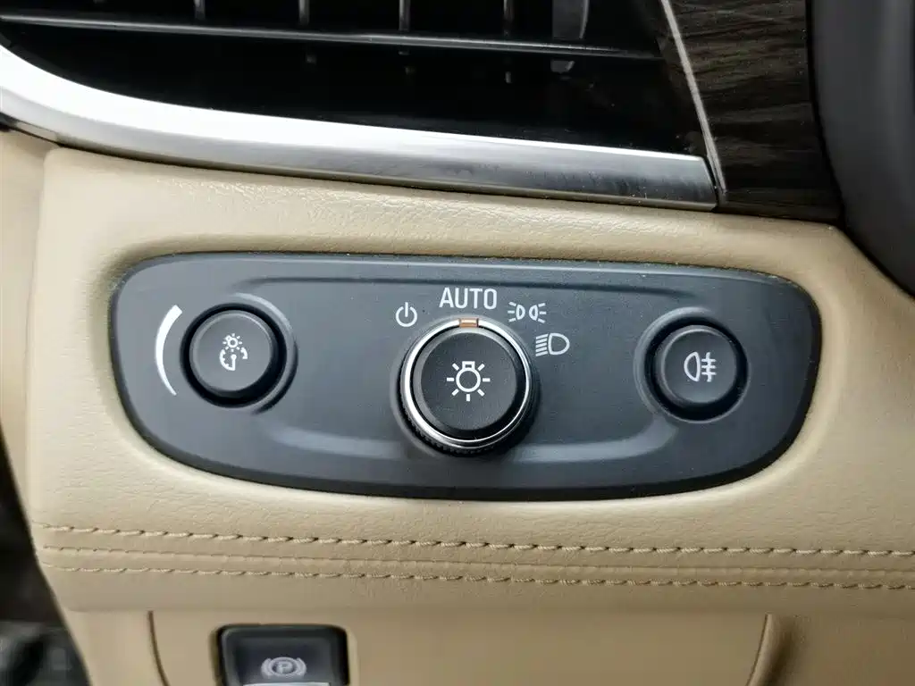 Buick GL8 2017 ES 28T Luxury China V фото 21