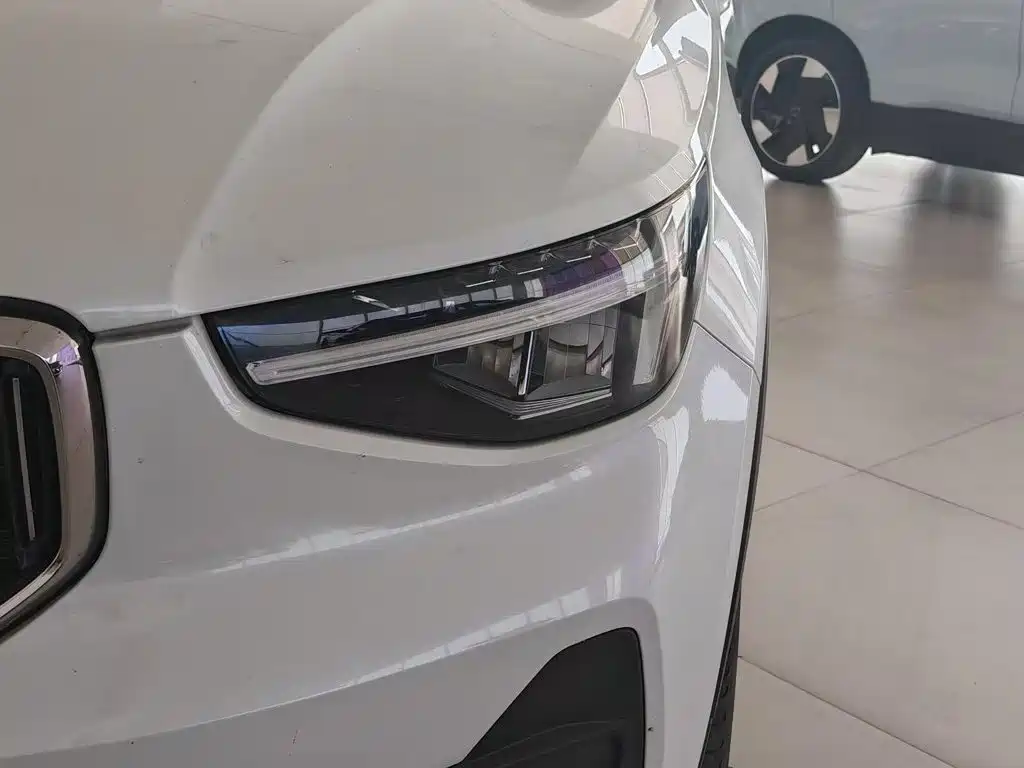 Volvo XC40 2024 2025 B3 Smart Elite Luxury Edition