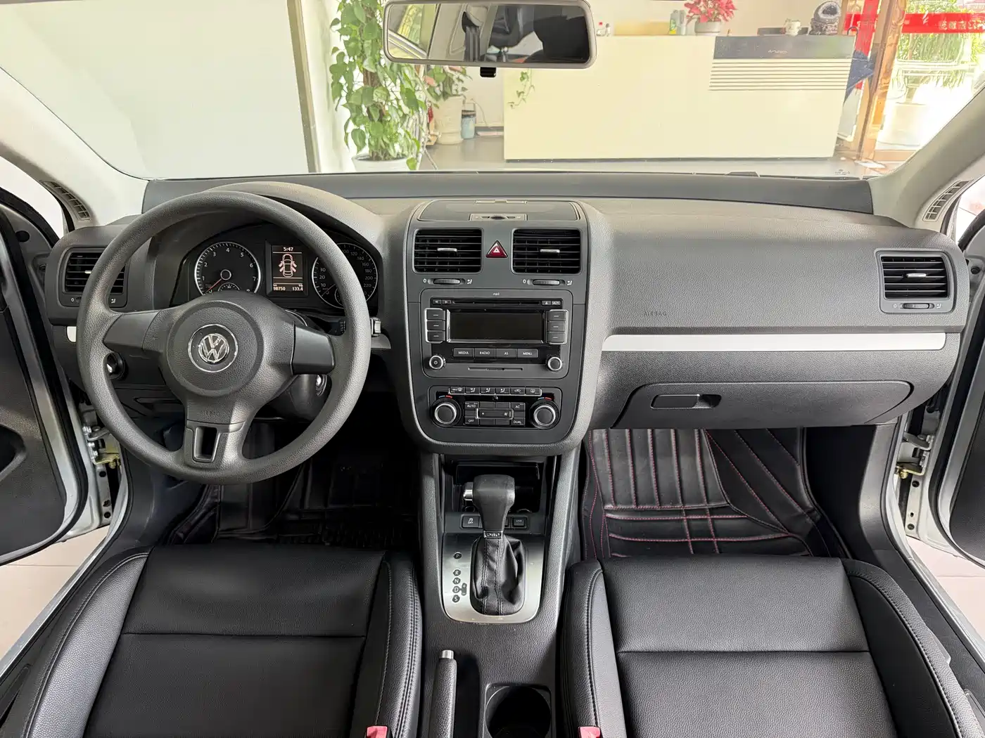 Volkswagen Sagitar 2011 1.4TSI Automatic Technology фото 10