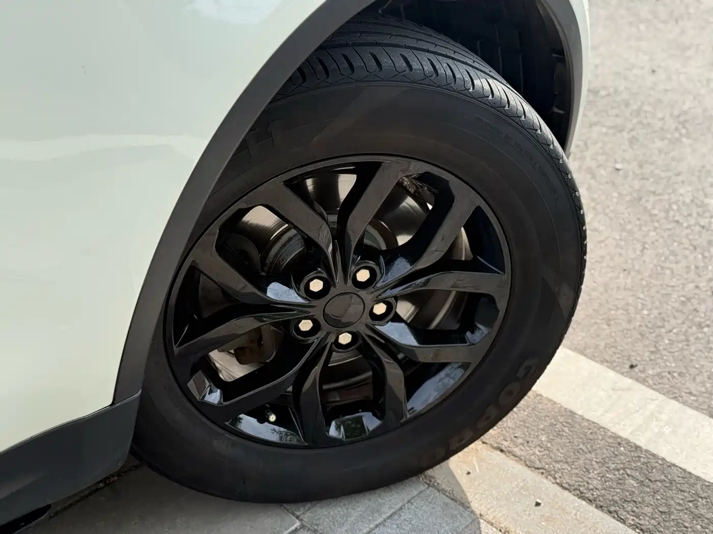 Land Rover Discovery 2018 3.0 SC V6 SE фото 4