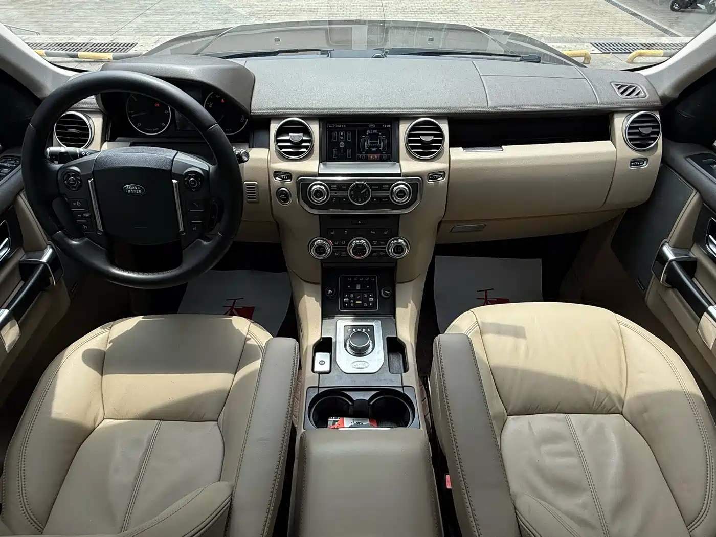 Land Rover Discovery 2013 3.0 SDV6 HSE Diesel фото 4