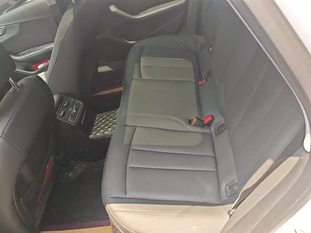Audi A4L 2022 40 TFSI Luxury Elegance фото 17