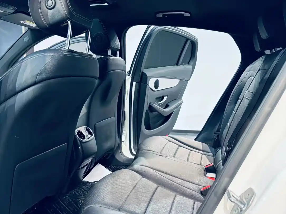 Mercedes-Benz GLC Coupe 2020 GLC 260 4MATIC Coupe SUV фото 9