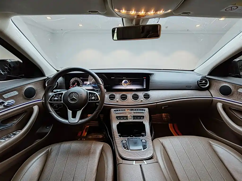 Mercedes-Benz E-Class 2019 E 300 L Fashion фото 9