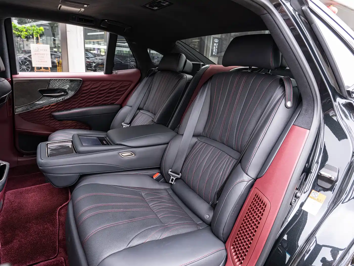 Lexus LS 2021 500h Executive Edition фото 12