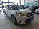 Photo 4 - Toyota Highlander