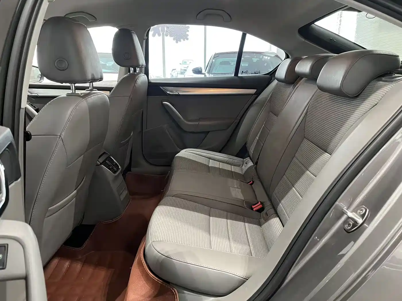 Škoda Octavia 2015 1.6L Automatic逸杰版 фото 12