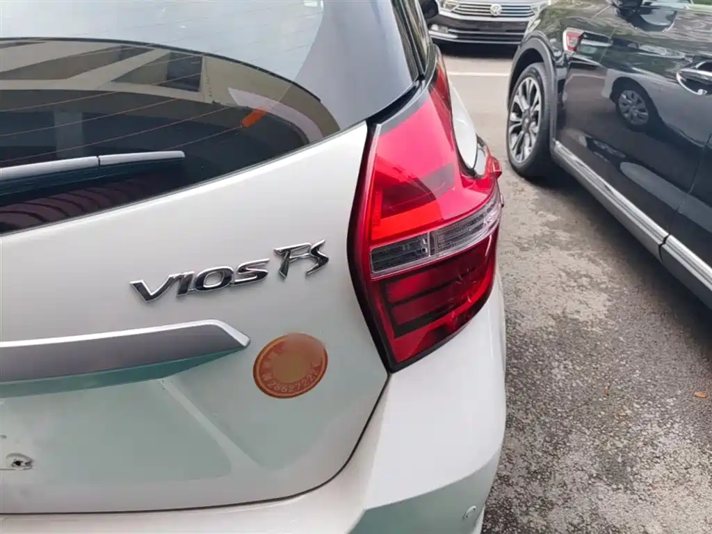 Toyota Vios FS 2017 1.5L CVT Fengchi Edition фото 8