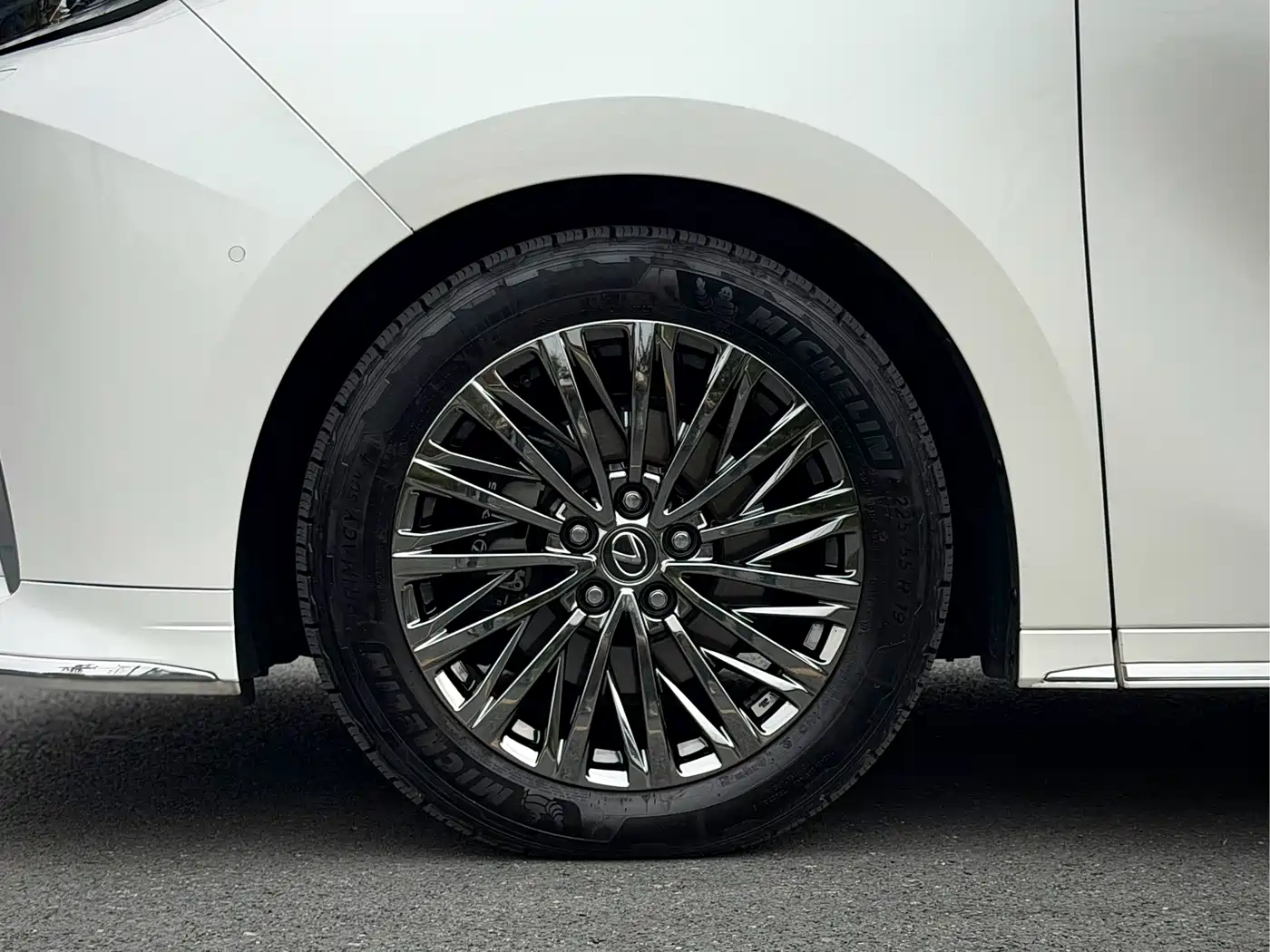 Lexus LM 2023 350h 7-Seater Elegance Edition фото 25