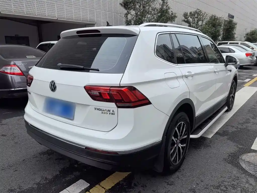 Volkswagen Tiguan L 2018 Facelift 330TSI Automatic 2WD Luxury Edition фото 7
