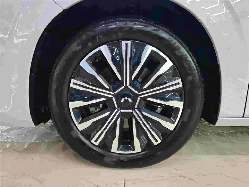 Wuling Motors Xingguang 730 New Energy 2026 2025 Model Plug-in Hybrid Base Version