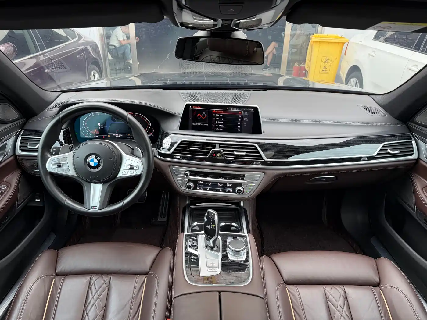 BMW 7 Series 2021 Model 730Li M Sport Package фото 14