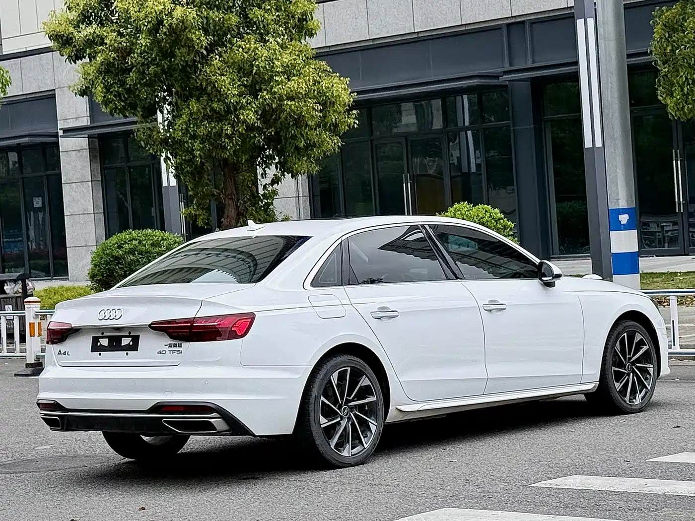 Audi A4L 2022 40 TFSI Luxury Elegance фото 6